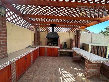 Casa en venta de 4 dorm. en Villa Alemana