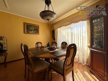 Casa en venta de 4 dorm. en Villa Alemana