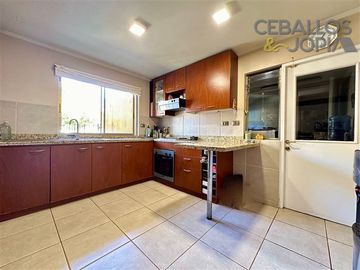 Casa en venta de 4 dorm. en Villa Alemana