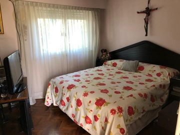 Ph de 4 ambientes con cochera en venta en Olivos