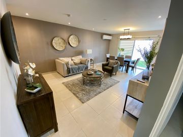 SE VENDE CASA EN TWIN HOMES EN VILLA SUR