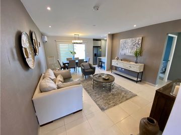 SE VENDE CASA EN TWIN HOMES EN VILLA SUR