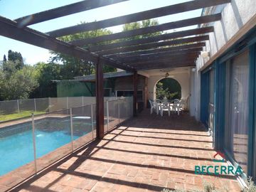 Chalet en venta en Villa Club
