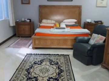 Rumah Mewah ada Kolam Renang di Kebayoran Lama