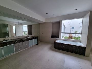 LINDO DEPARTAMENTO PENTHOUSE DUPLEX EN VENTA PISCINA EN GOLF LOS INCAS SURCO