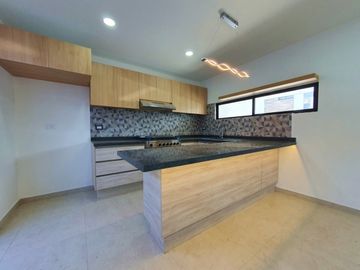 CASA EN VENTA ATRÁS DE PLAZA SAN DIEGO PUEBLA