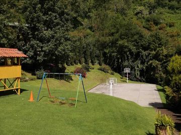 TERRENO EN BOSQUES DEL PARAÍSO IDEAL PARA CABAÑA $1,660,000
