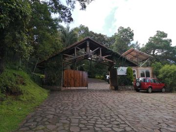 TERRENO EN BOSQUES DEL PARAÍSO IDEAL PARA CABAÑA $1,660,000
