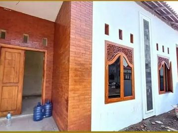 Rumah Jawa Modern Dengan Limasan ; Kawasan Asri