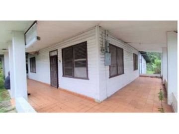 VENDO CASA COMERCIAL EN DOLEGA