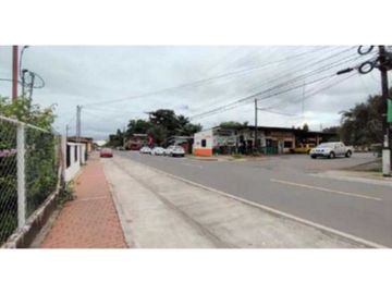 VENDO CASA COMERCIAL EN DOLEGA