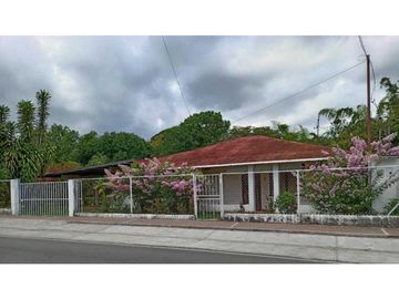 VENDO CASA COMERCIAL EN DOLEGA