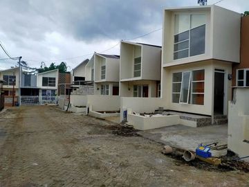 Rumah Desain Villa Murah Lokasi Strategis Include SHM