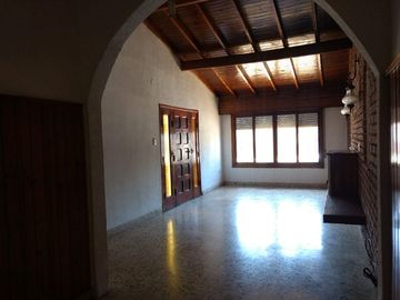 Casa en venta en Ezpeleta Este