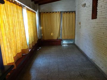 Casa en venta en Ezpeleta Este