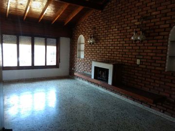 Casa en venta en Ezpeleta Este