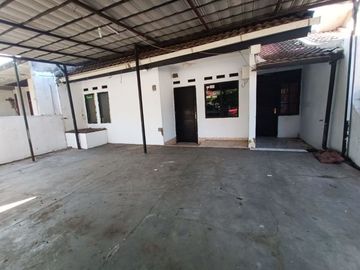 Di Sewakan Rumah Cocok Untuk Usaha Strategis 4 Kamar di Antapani, Bandung