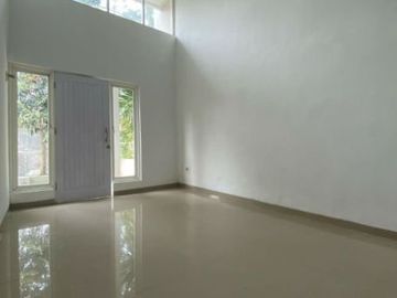 Rumah Baru Gress Green Semanggi Hadap Utara Listrik 1300 watt