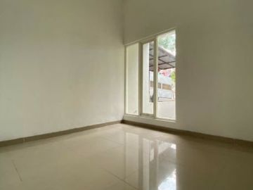 Rumah Baru Gress Green Semanggi Hadap Utara Listrik 1300 watt