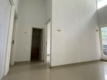 Rumah Baru Gress Green Semanggi Hadap Utara Listrik 1300 watt