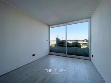 Departamento en venta de 3 dorm. en La Cisterna
