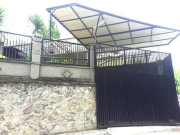 Rumah 2 Lantai Luas 174 di Tirtasani Karangploso kota Malang