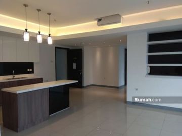 For Rent 4BR Luxury Semi Furnished Apartemen at Fatmawati