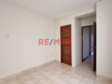 🏡 DEPARTAMENTO EN VENTA EN LA URBANIZACIÓN SANTA VICTORIA – 2DO PISO

📍 Ubicación privilegiada, a pocos pasos del Paseo Las Musas,
a dos cuadras d