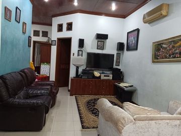 Rumah Mewah Asri Semi furnished di Pesona Depok 3 M (tami)