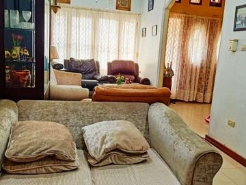 Rumah Mewah Asri Semi furnished di Pesona Depok 3 M (tami)