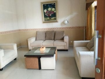 Dijual Rumah Cantik Kolam Renang Dago Resort