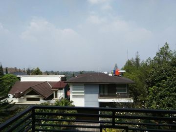 Dijual Rumah Cantik Kolam Renang Dago Resort
