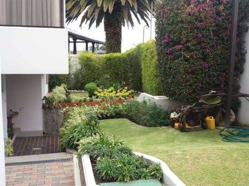 Venta de Casa en Cumbaya Urbanización Miravalle II