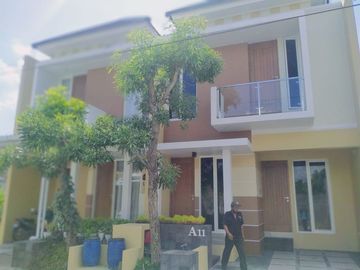 RUMAH MURAH SIAP HUNI 2 LANTAI DEKAT JALAN RAYA DI KOTA JOGJA
