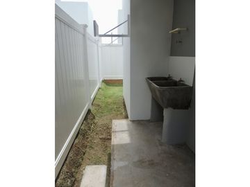 SE VENDE CASA EN BRISAS DEL GOLF $250,000 AM