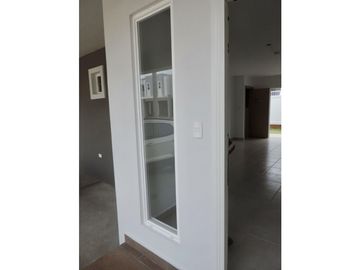 SE VENDE CASA EN BRISAS DEL GOLF $250,000 AM