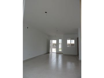 SE VENDE CASA EN BRISAS DEL GOLF $250,000 AM