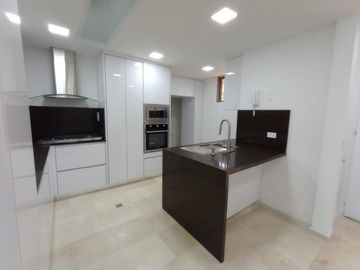 apartamento en venta en menga. Cod V5205574
