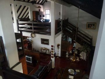 Rumah di Cinere, Depok. Tanah Luas dibawah harga pasaran