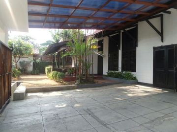Rumah di Cinere, Depok. Tanah Luas dibawah harga pasaran