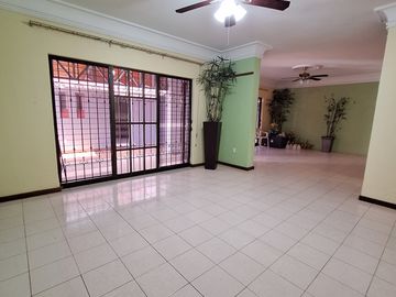 Casa en Venta Fraccionamiento Lomas Vista Hermosa, Colima