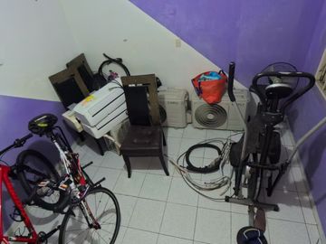 ¡OPORTUNIDAD DE INVERSIÓN EN SAN ALONSO! 
Se vende amplia casa de 3 niveles ubicada en un sector est