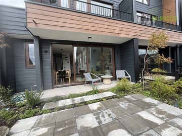 Nueva casa de 3 dormitorios mas estar, en condominio urbano