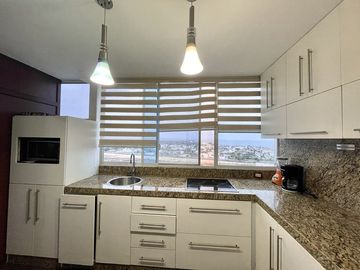 Punta Centinela, amplio departamento con vista al mar, balcón y 3 dormitorios (Torre 2000)