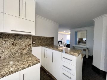 Punta Centinela, amplio departamento con vista al mar, balcón y 3 dormitorios (Torre 2000)