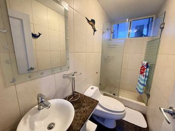 Punta Centinela, amplio departamento con vista al mar, balcón y 3 dormitorios (Torre 2000)
