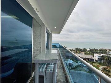 Punta Centinela, amplio departamento con vista al mar, balcón y 3 dormitorios (Torre 2000)