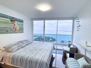 Punta Centinela, amplio departamento con vista al mar, balcón y 3 dormitorios (Torre 2000)
