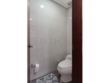 casa en arriendo/venta en bosque de pinos-usaquén. Cod V6838