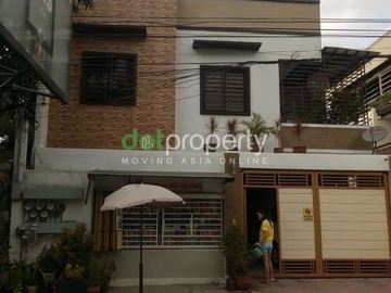 ACCESSIBLE TOWNHOMES 3BR IN QUEZON CITY
